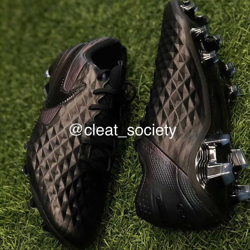 All black sales nike tiempos